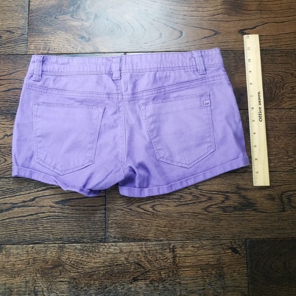 Shorts - Picture 2 of 3
